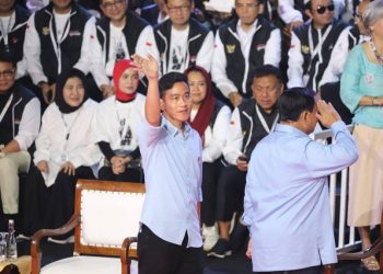 Gibran Ditegur KPU Karena Bersorak Saat Debat Perdana Capres