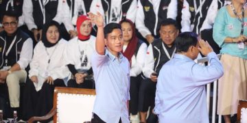 Gibran Ditegur KPU Karena Bersorak Saat Debat Perdana Capres