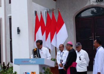 Jokowi Resmikan Gereja Katederal di Kupang, Uskup Agung: Hadiah Natal Bagi Umat Katolik
