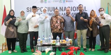 Pj. Wali Kota Bekasi Buka Simposium Guna Tangani Persoalan Sampah di Kota Bekasi