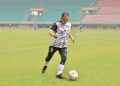 Turut Bersepak Bola, Pj. Wali Kota Bekasi Buka Pertandingan Persahabatan Antar Aparatur Kecamatan