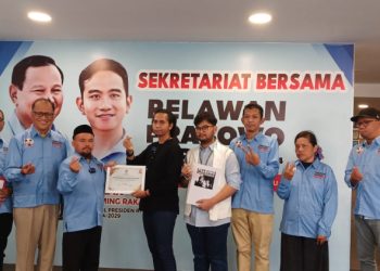 Jaringan Damai Indonesia Prabowo – Gibran Terima Serifikat Relawan TKN Capres/Cawapres 02