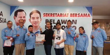 Jaringan Damai Indonesia Prabowo – Gibran Terima Serifikat Relawan TKN Capres/Cawapres 02
