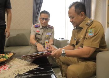 ATR/BPN Serahkan 544 Sertifikat Aset Bidang Tanah ke Pemkot Bekasi