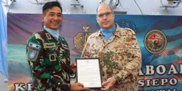 Luar Biasa! KRI Frans Kaisiepo-368 Dianugerahi Letter of Commendation Dalam Transfer of Authority Ke KRI Diponegoro-365