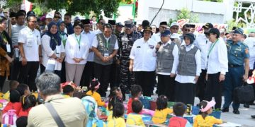 Bakti Sosial dan Bakti Kesehatan TNI AL Pada Tanara Clean Up di Banten
