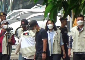KPK Geledah Rumah Dinas Bupati Sidoarjo