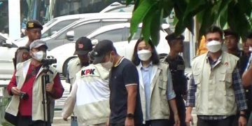 KPK Geledah Rumah Dinas Bupati Sidoarjo