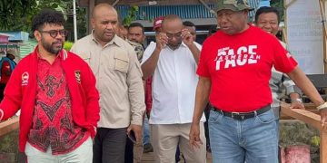 Jelang HUT 169 PI di Tanah Papua, Warga Jemaat GKI dan Relawan Bersihkan Pulau Mansinam