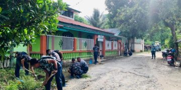 Jelang Peringatan Hari Besar Keagamaan, TNI AL Laksanakan Bakti Sosial Bersihkan Tempat Ibadah di Kabupaten Tolitoli