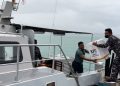 TNI AL Distribusikan Logistik Pemilu Dengan Kapal Perang Menuju Kepulauan Terpencil