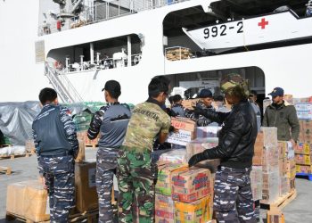 Hari Ketiga Bongkar Muat Bantuan Kemanusiaan Untuk Korban Konflik Gaza di El Arish Mesir