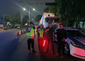 Polres Pematangsiantar Gelar Pengamanan Jalur Melintasnya Truck Logistik F1H2O Menuju Toba