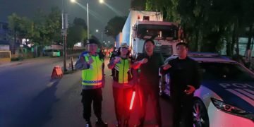 Polres Pematangsiantar Gelar Pengamanan Jalur Melintasnya Truck Logistik F1H2O Menuju Toba