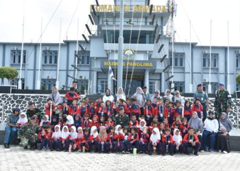 TNI AL Tanamkan Rasa Cinta Tanah Air Kepada Siswa-Siswi TK