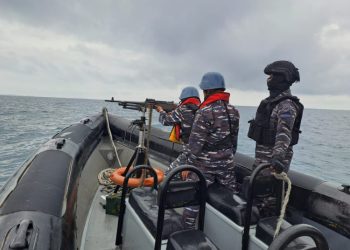 Tingkatkan Naluri Tempur, TNI AL Latihan Menembak Di Perairan Pulau Petong Batam