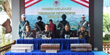 TNI AL Gagalkan Penyelundupan Rokok Ilegal di Perairan Danai TBK