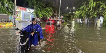 Kota Semarang Dikepung Banjir Akibat Cuaca Ekstrem