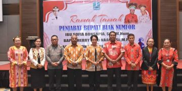 Pj Bupati Sofia Bonsapia Minta Dukungan Semua Pihak Sukseskan Pembangunan di kabupaten Biak Numfor