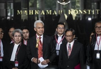Tim Ganjar Beberkan 3 Nepotisme Jokowi di Sidang MK