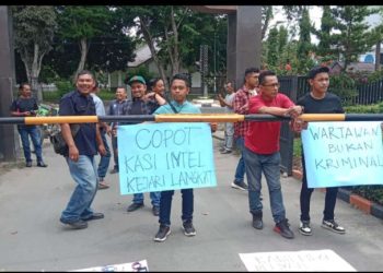 Sejumlah Wartawan Geruduk Kantor Kejari Langkat