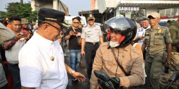 Pastikan Pemudik Aman dan Lancar, Pj. Wali Kota Bekasi Monitoring Pos Pelayanan Lebaran 2024