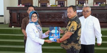 Walikota Pematangsiantar Sampaikan Nota LKPj di Rapat Paripurna I Tahun 2024