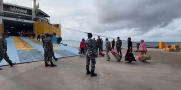 Tingkatkan Kelancaran Arus Mudik Lebaran, TNI AL Laksanakan Pengamanan Di Labuan Bajo