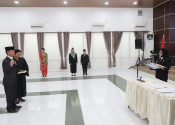 Walikota Pematangsiantar Lantik Junaedi Antonius Sitanggang Jadi Pj Sekda