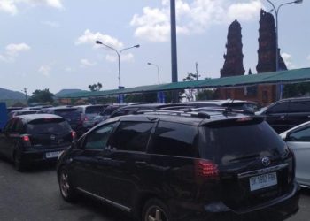 Ratusan Ribu Orang Tinggalkan Pulau Jawa Menuju Bali Melalui Pelabuhan Ketapang