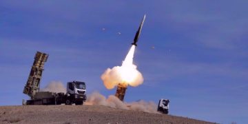Iran Tembakkan Puluhan Rudal ke Israel