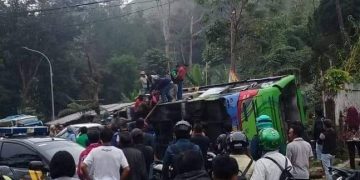 Kecelakaan Bus Rombongan SMK Asal Depok Terjadi Di Subang, Orang Tua Siswa Menangis Histeris