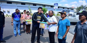 TNI AL Peduli, Paket Bantuan Sosial Didistribusikan Pada Masyarakat Jawa Timur