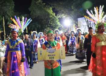 Kota Bekasi Meriahkan Pawai Budaya Rakernas Apeksi 2024