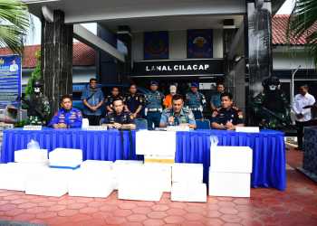 TNI AL KEMBALI GAGALKAN UPAYA PENYELUNDUPAN RIBUAN BABY LOBSTER DI CILACAP