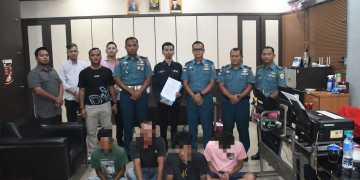 TNI AL KEMBALI BERHASIL AMANKAN PMI ILEGAL ASAL MALAYSIA DI KARIMUN