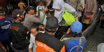 Menyaksikan Kegigihan Kaum Lansia Ikuti Evakuasi Mandiri di Kaki Gunungapi Merapi