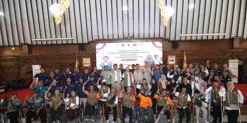 Deputi Bidang Pencegahan BNPB Prasinta Dewi memberikan arahan dalam pertemuan relawan tangguh bencana di Pendopo Kabupaten Klaten, Kota Klaten, Jawa Tengah, Jumat (28/6)