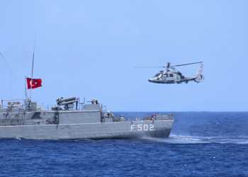LATIHAN BERSAMA HELIKOPTER TNI AL DAN KAPAL PERANG TURKI DI LAUT MEDITERANIA