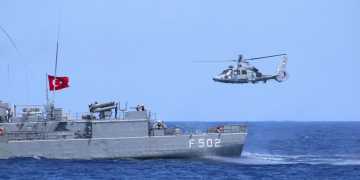LATIHAN BERSAMA HELIKOPTER TNI AL DAN KAPAL PERANG TURKI DI LAUT MEDITERANIA
