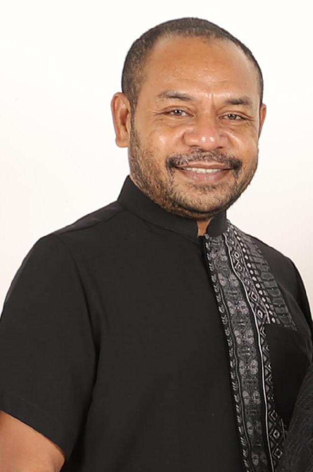 Roni Mambrasar, salah satu pengusaha asli Papua di Manokwari, provinsi Papua Barat//GRW