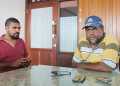 Ketua Forum Masyarakat Adat Peduli Otsus provinsi Papua Barat, Yafet Vallentinus Wainarisi (kaos berkerak kuning)//GRW