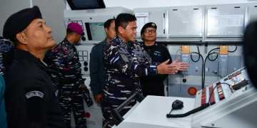 TINGKATKAN PROFESIONALITAS PRAJURIT & LENGKAPI ALUTSISTA KAPAL SELAM AL, KASAL RESMIKAN SUBMARINE MACHINERY PROPULSION SYSTEM SIMULATOR (SMPS)
