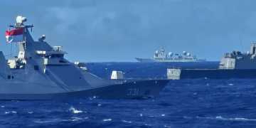 KRI REM-331 BERSAMA PULUHAN NEGARA PARTISIPAN RIMPAC 2024 MELAKSANAKAN PHOTOEX DI SAMUDERA PASIFIK