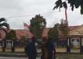 Penganiayaan terhadap seorang warga yang melakukan orasi di depan Mapolres Biak Numfor//ISTIMEWA