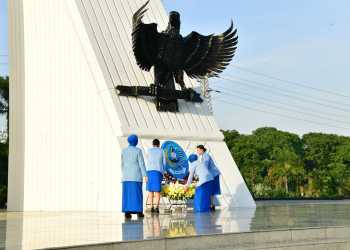 Jelang HUT Ke-78, Jalasenastri Laksanakan Ziarah di TMP Kalibata