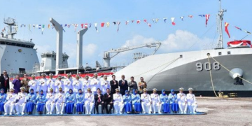 Kasal Pimpin Serah Terima Dua Kapal Baru dan Lantik Komandan KRI