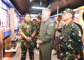 Kasal & Panglima TNI Tinjau Acara Staffex & Cyberex Saat Latgab Super Garuda Dhield 2024 di Surabaya