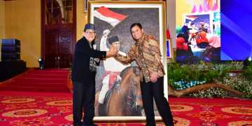 TNI AL & Pelukis Firdaus Alamhudi Gelar Pamaren Lukisan “Padamu Negeri” dalam Rangka HUT TNI AL Ke-79