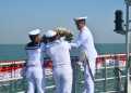 Hormati Para Pahlawan, TNI AL Gelar Tabur Bunga di Perairan Teluk Cirebon